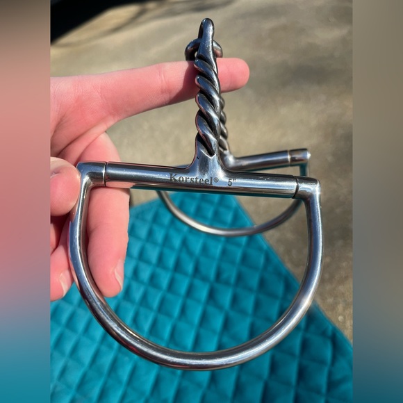 Twisted D Ring Bit - Picture 2 of 2